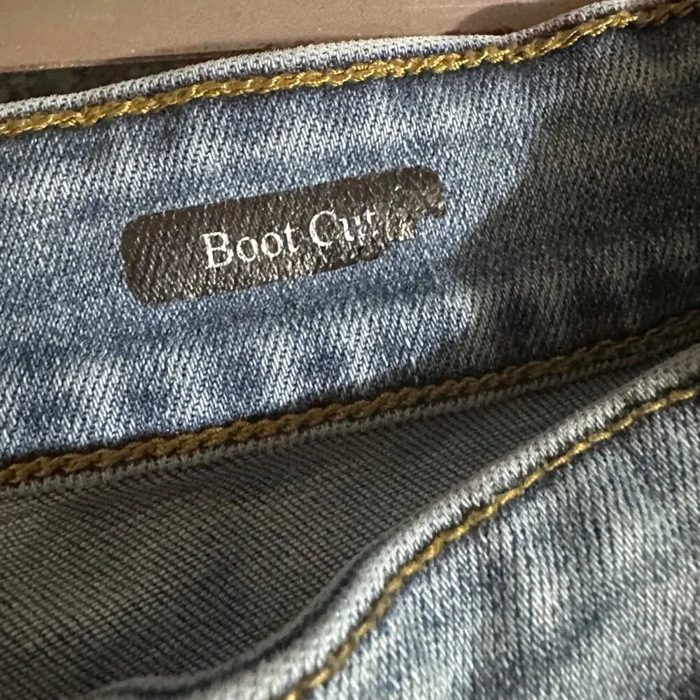 Judy Blue Womens Custom Cutoff Jean Shorts Size 18W Light Wash Frayed Hem Casual - Picture 7 of 11